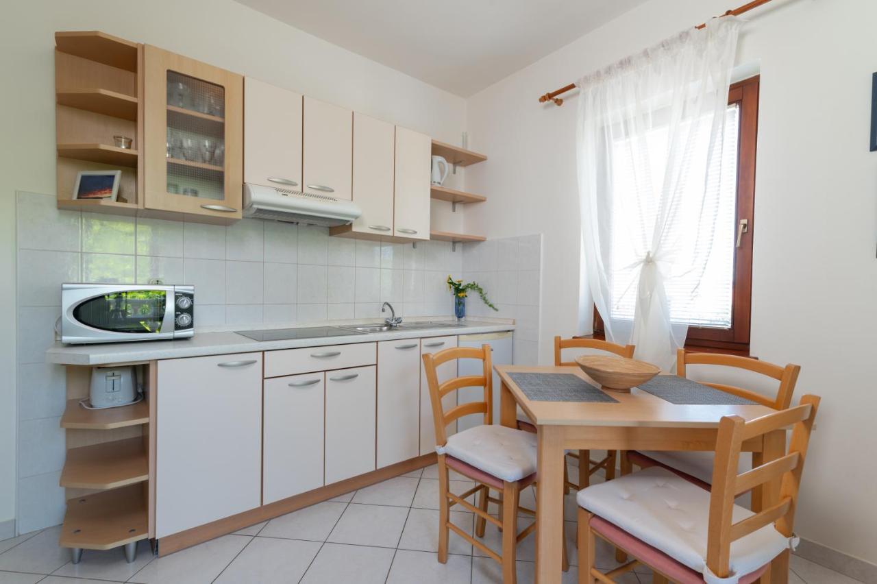 Apartments Rozelyn ウグリャン エクステリア 写真