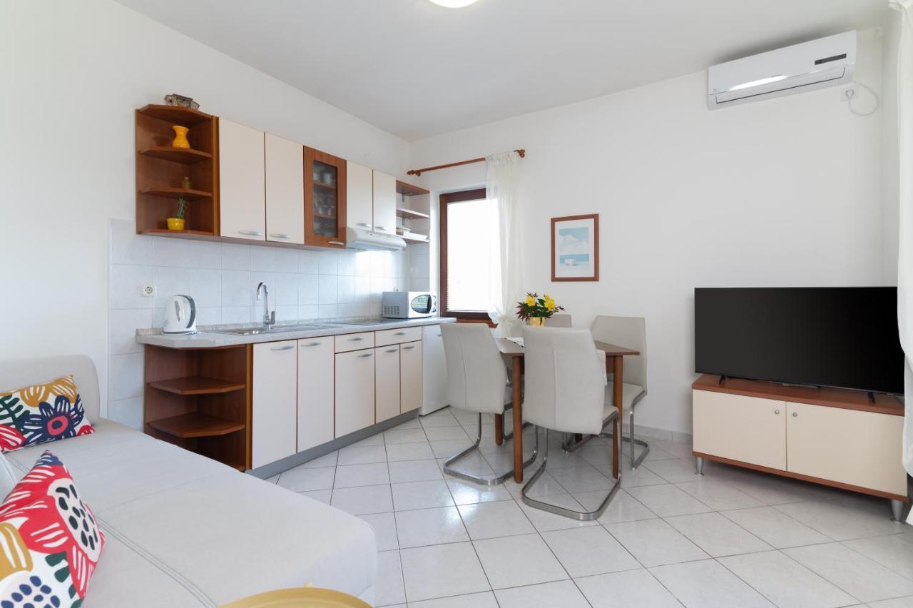 Apartments Rozelyn ウグリャン エクステリア 写真